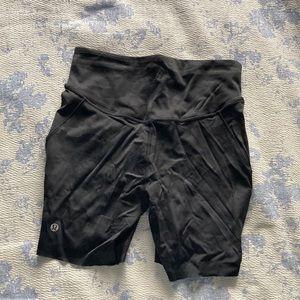 Lululemon - Base Pace High-Rise Short 6"